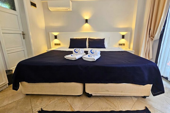 Room 15 of 46