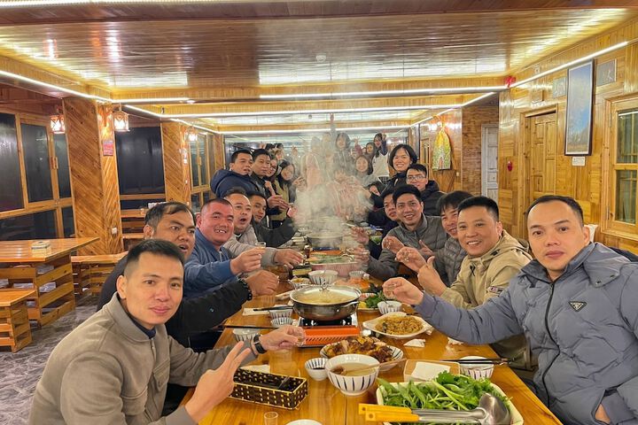 Dining 44 of 141