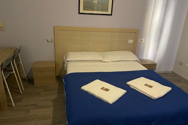 Room 10 of 43