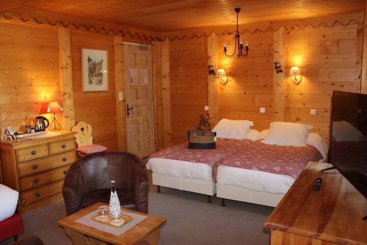 Room 4 of 20