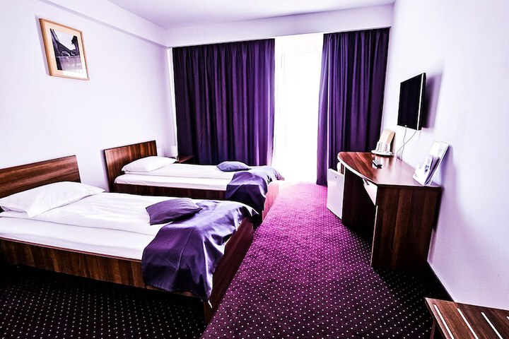 Room 3 of 17