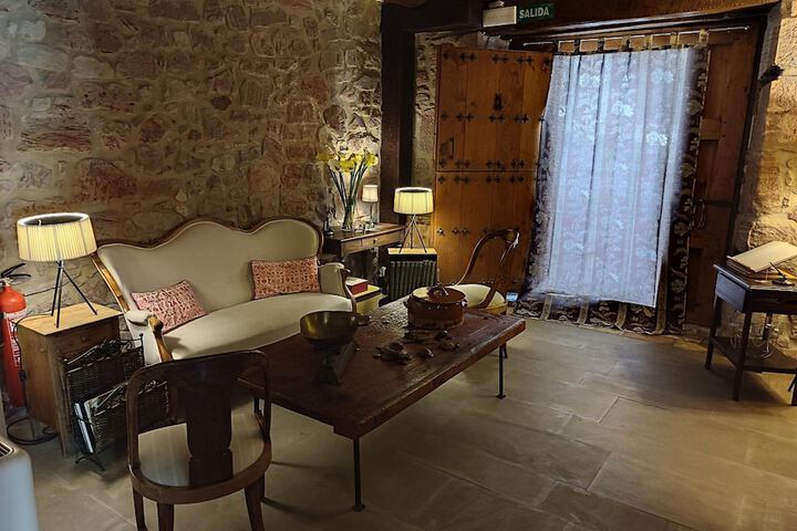 Hotel Interior 4 of 38