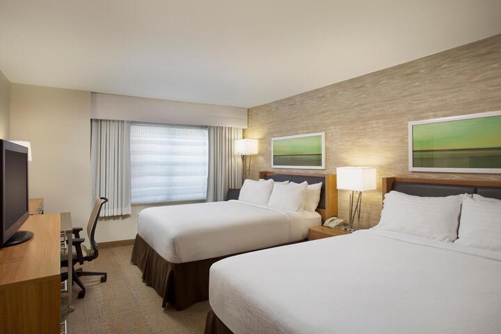 2 Queen Beds (4 of 6)