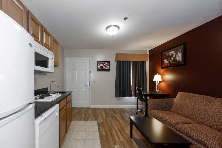 Suite King Bed Accessible (18 of 29)