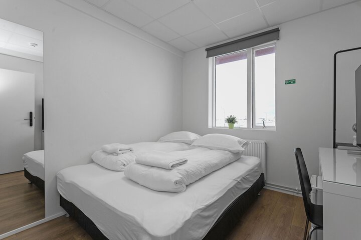 Room 9 of 26