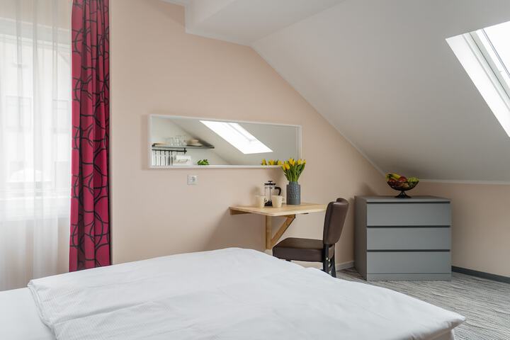 Room 2 of 61