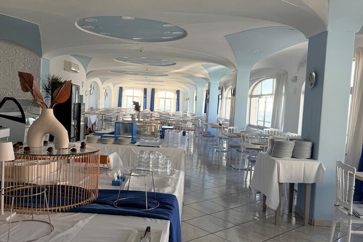 Dining 63 of 81