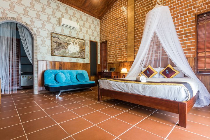 Room 28 of 120