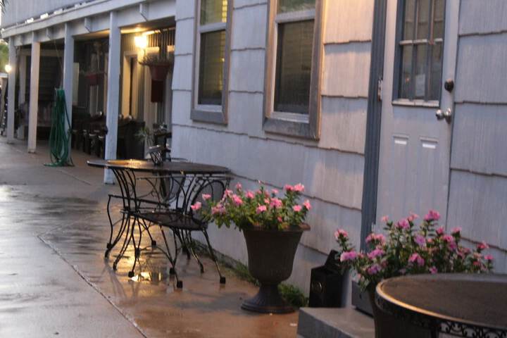 Hotel Exterior 42 of 80