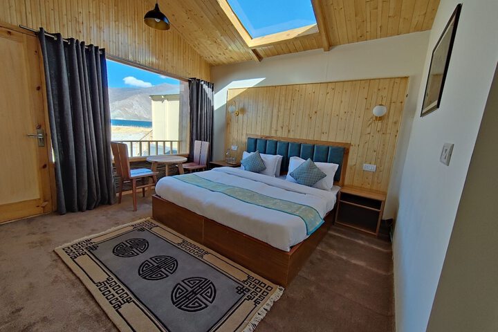 Room 2 of 8