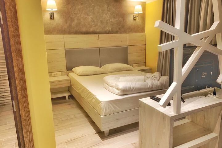Room 15 of 49