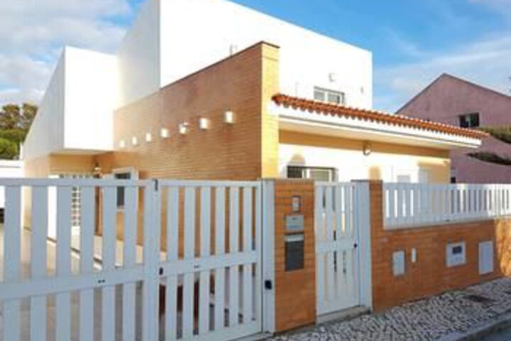 House With 3 Bedrooms in Charneca de Caparica With Enclosed Garden and Wifi - 2 km From the Beach