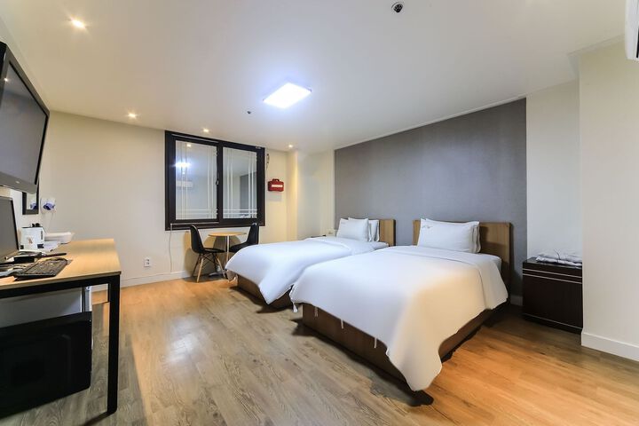 Room 50 of 107