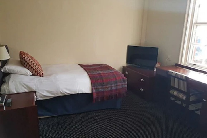 Room 16 of 69