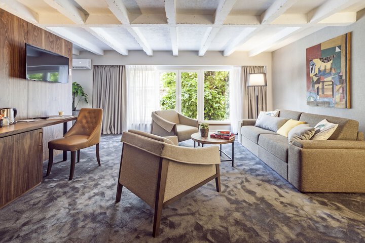 Nomad Luxury Suites