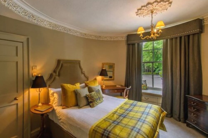 Room 4 of 62