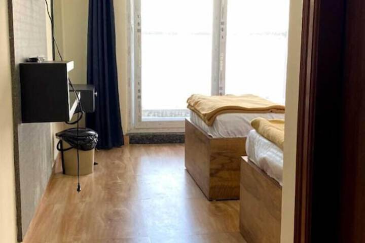 Room 3 of 16