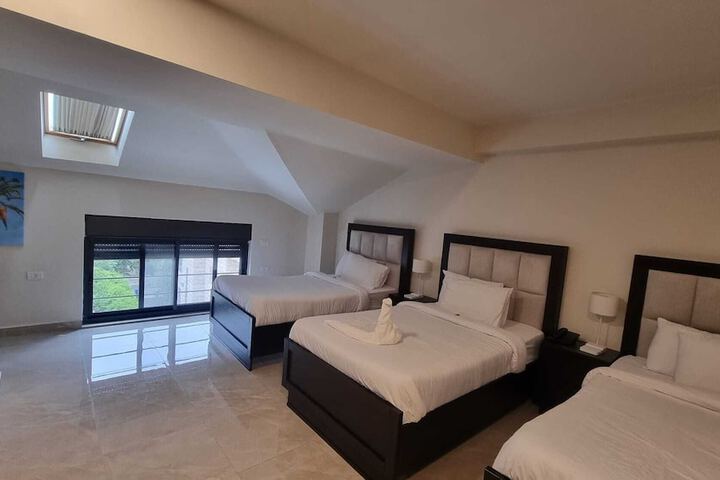 Room 113 of 243
