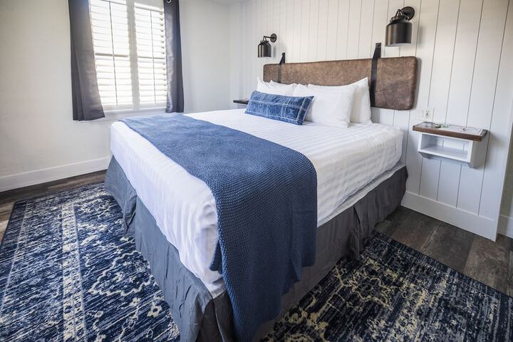Room 42 of 74