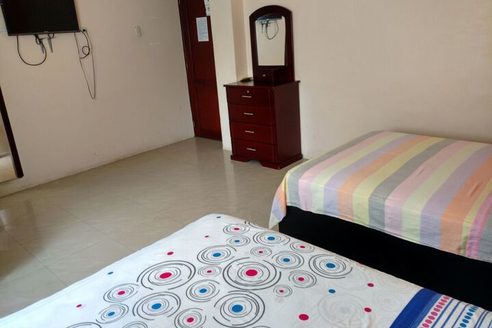 Room 5 of 16