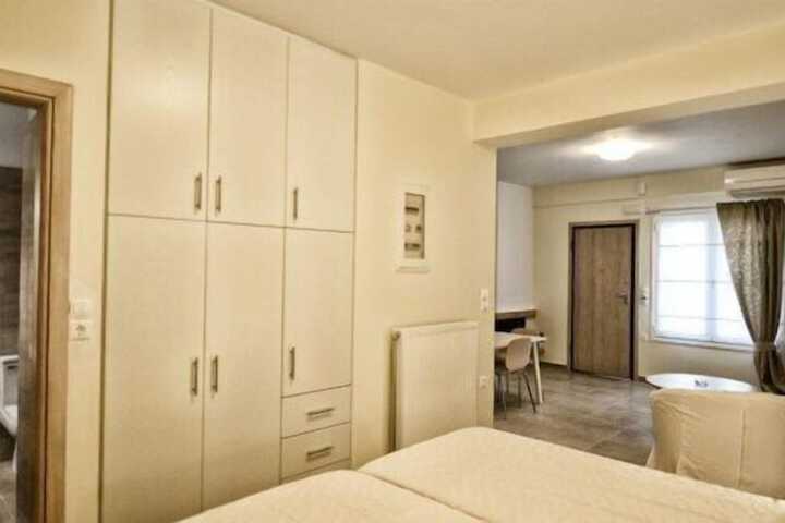 Room 6 of 65