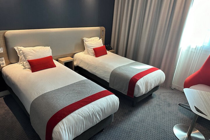 Room 30 of 85