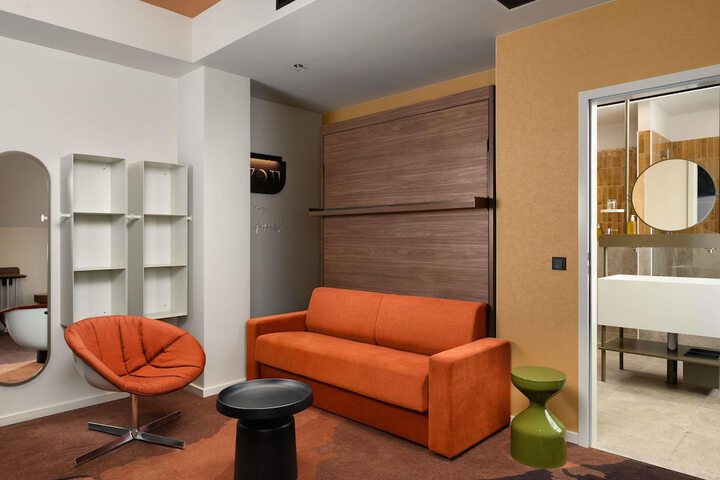 Room 47 of 170