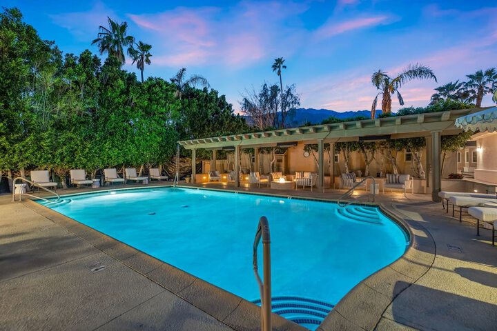 Pool 22 of 31