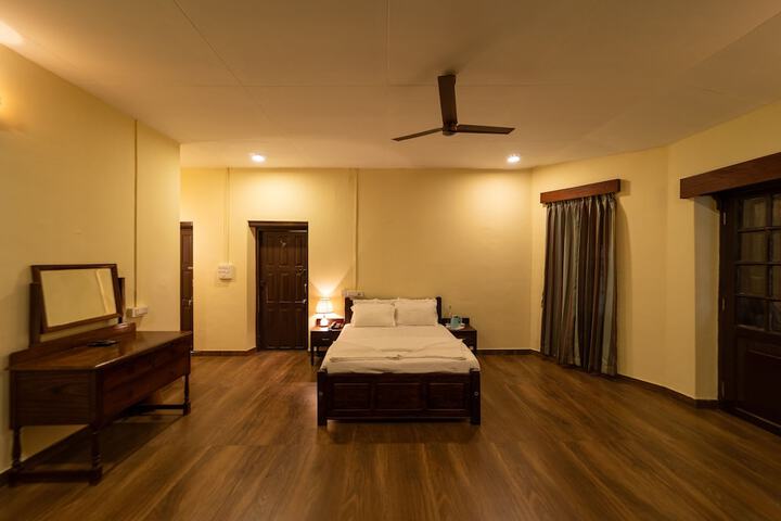 Room 10 of 29