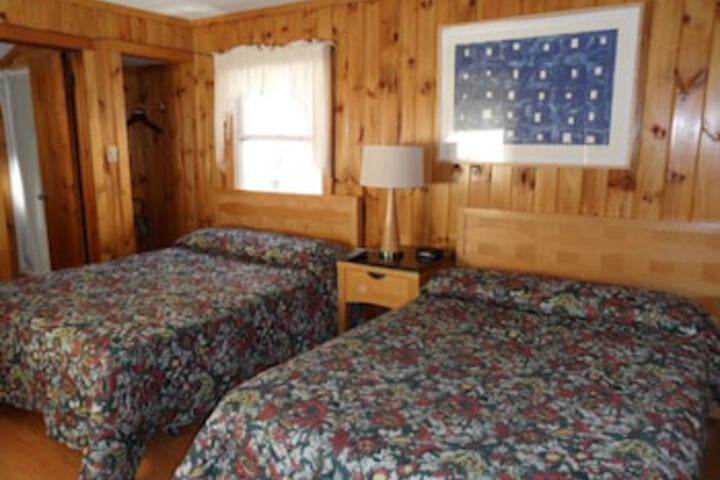 Room 28 of 345