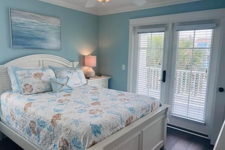 Room 4 of 76