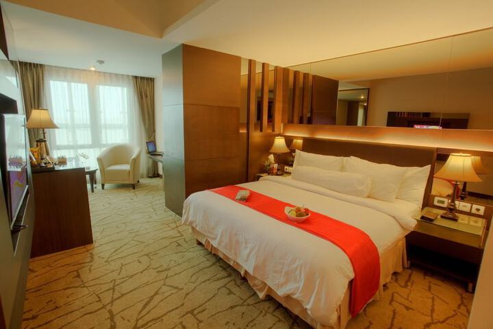 Room 6 of 19