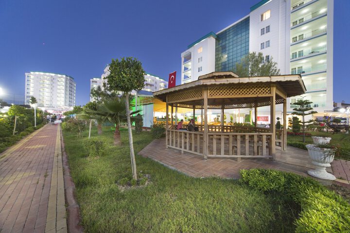 Hotel Exterior 138 of 141