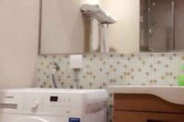 Room 8 of 37