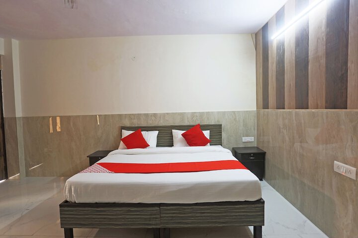 Room 10 of 27