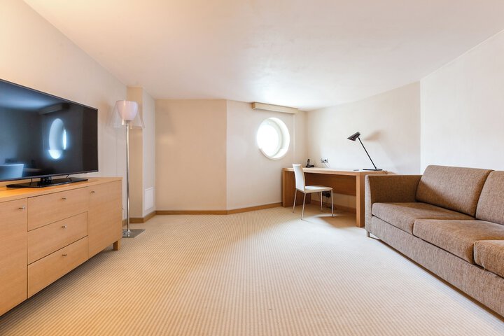 Room 22 of 70