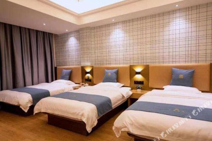 Ningming Yihao Hotel