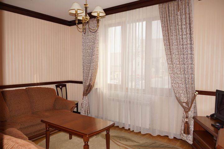 Room 16 of 40