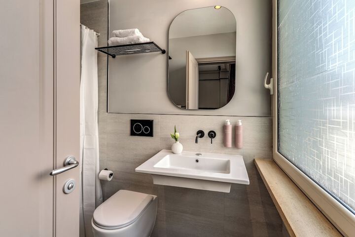 Room 42 of 47