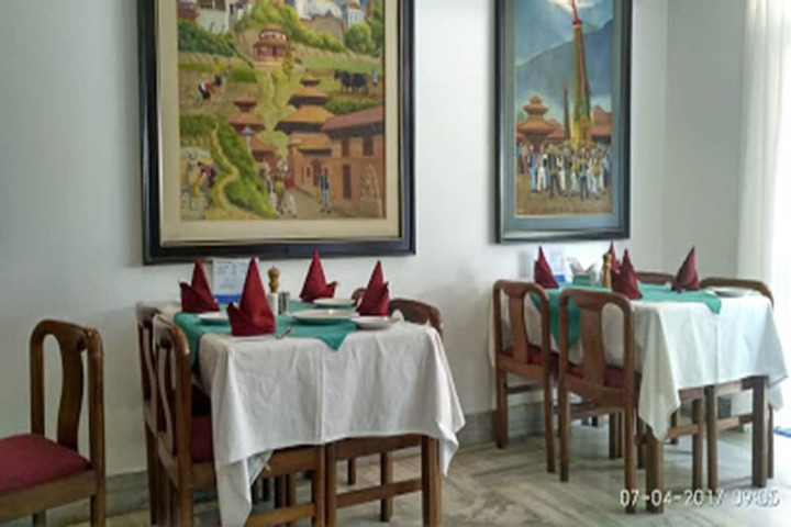 Dining 13 of 22