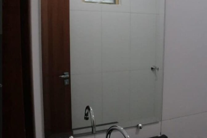 Room 16 of 18