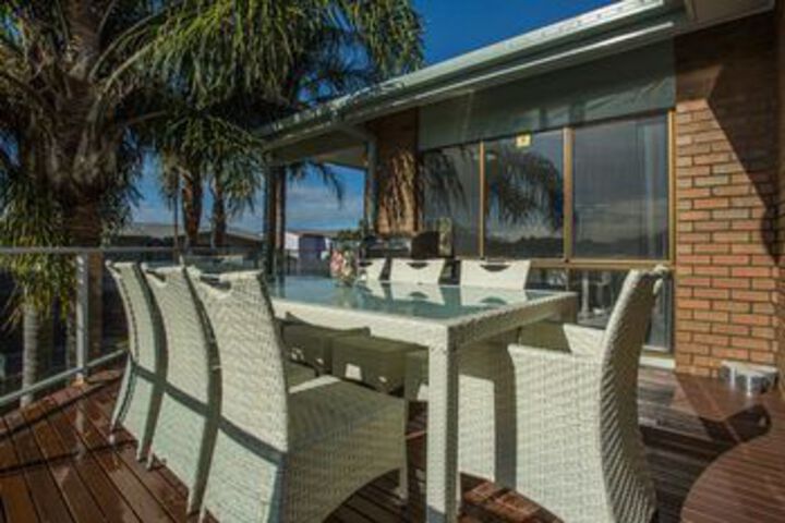 Terrace/Patio 16 of 17