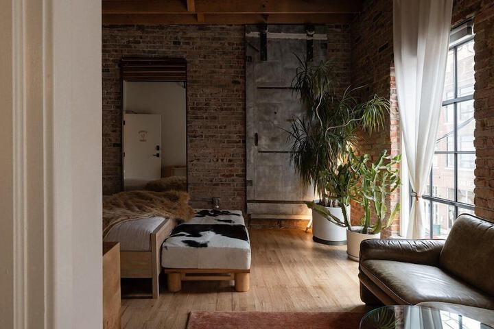 Room 1 of 20