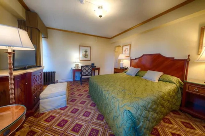 1 King Bed (16 of 33)