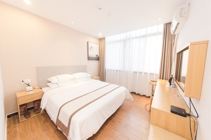 Room 5 of 31