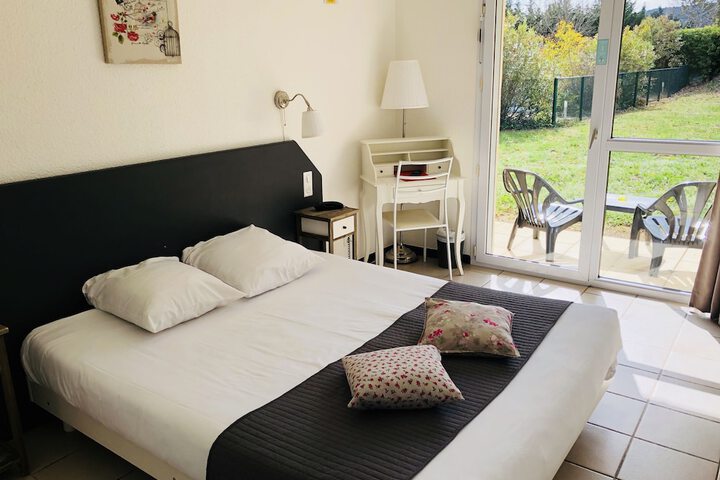 Room 9 of 49