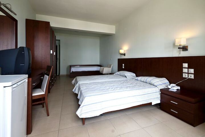 Room 5 of 38
