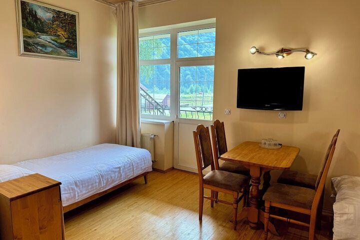 Room 14 of 65