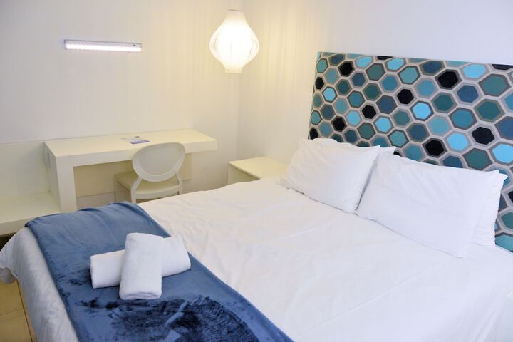 Room 4 of 40