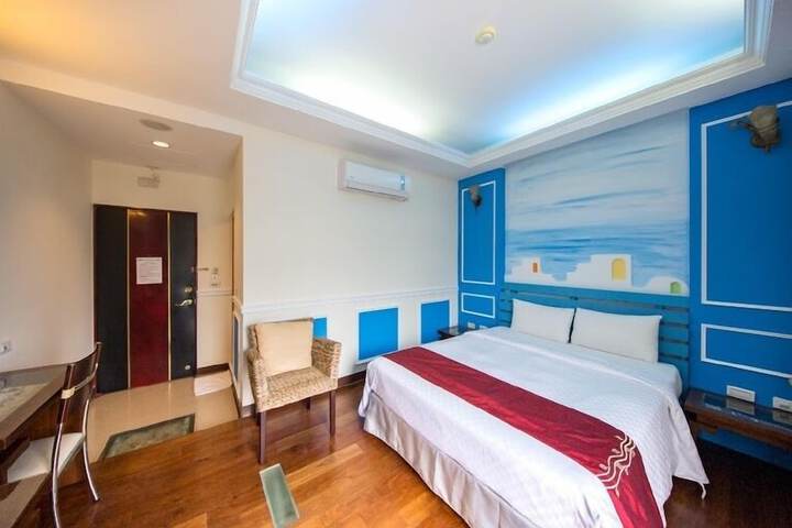 Room 18 of 33